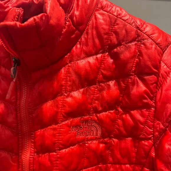 The North Face Women's Red Down Jacket Size Large - Picture 2 of 5